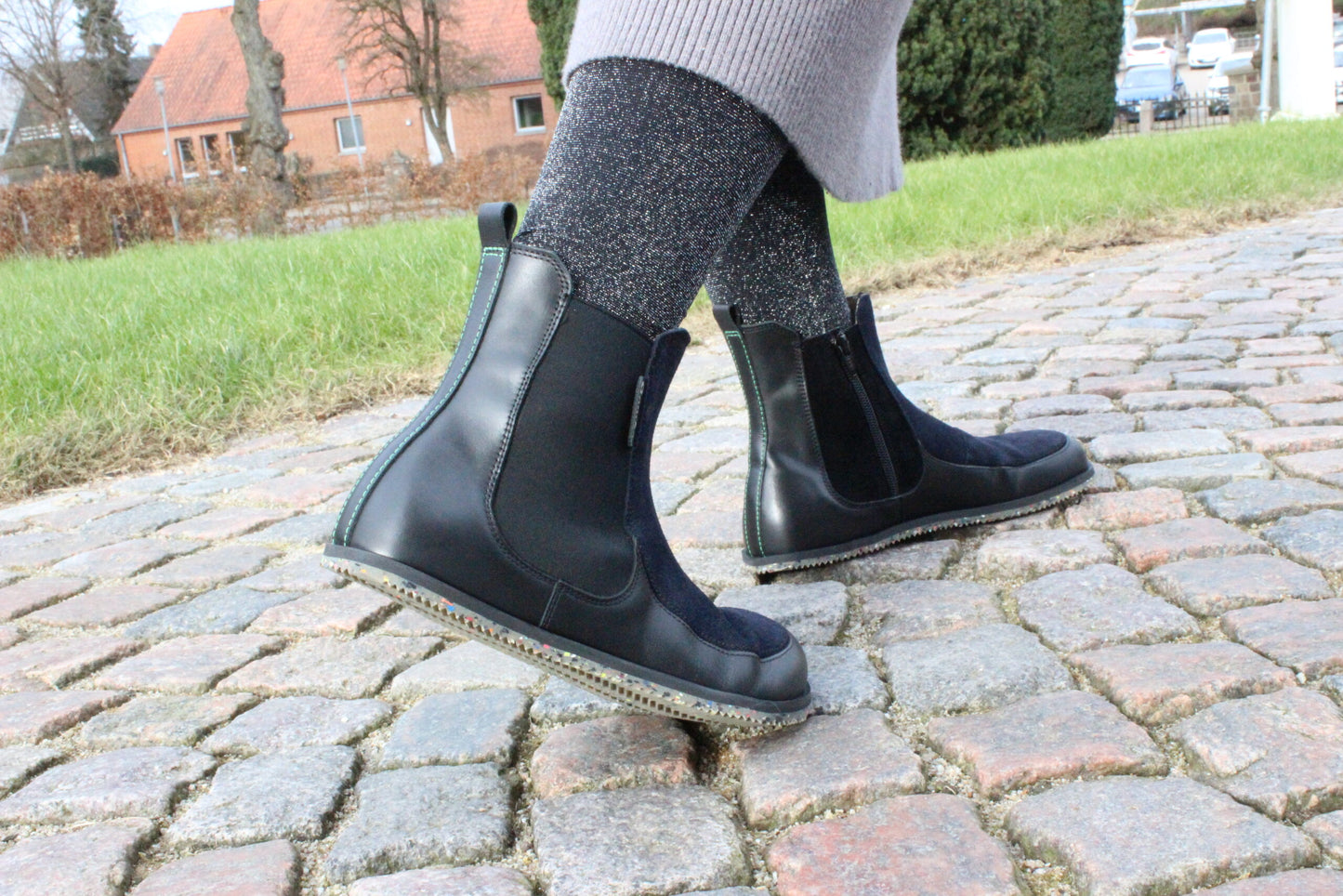 PALUSTRIA Black Barefoot Chelsea Boots