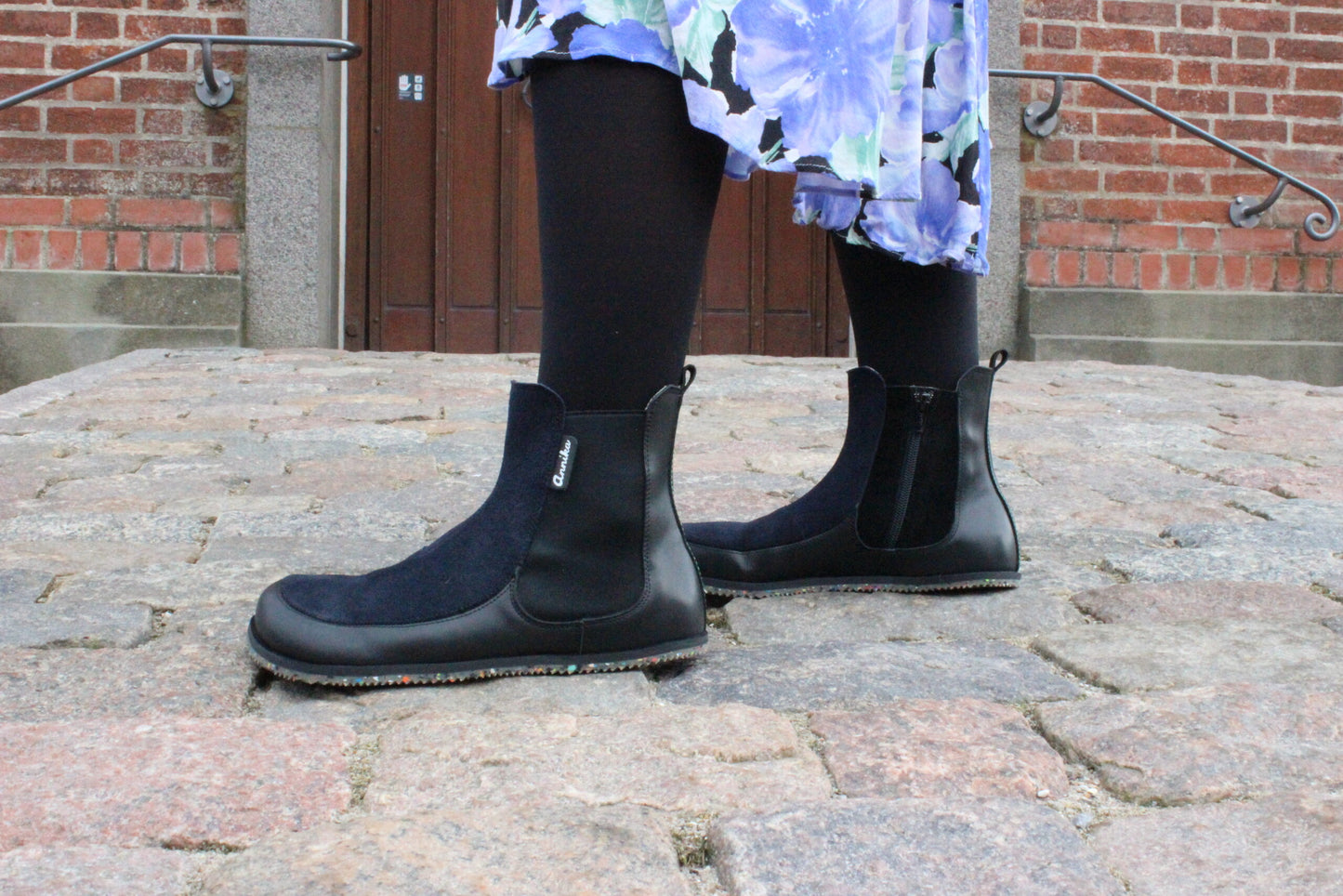 PALUSTRIA Black Barefoot Chelsea Boots