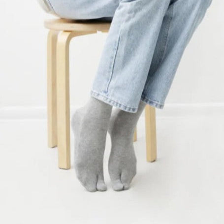 KURZSOCKEN Grey Tabi Socks