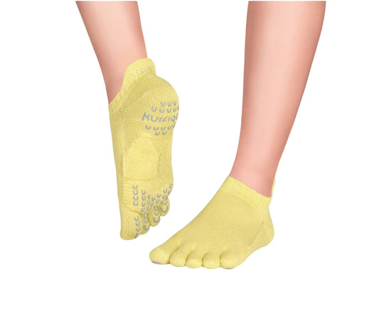 SORA Pistachio non-slip toe socks