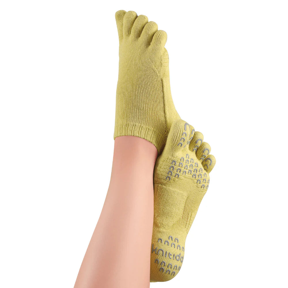 SORA Pistachio non-slip toe socks