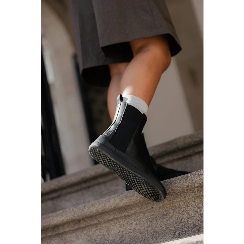 VICTORY Barefoot Chelsea Boots