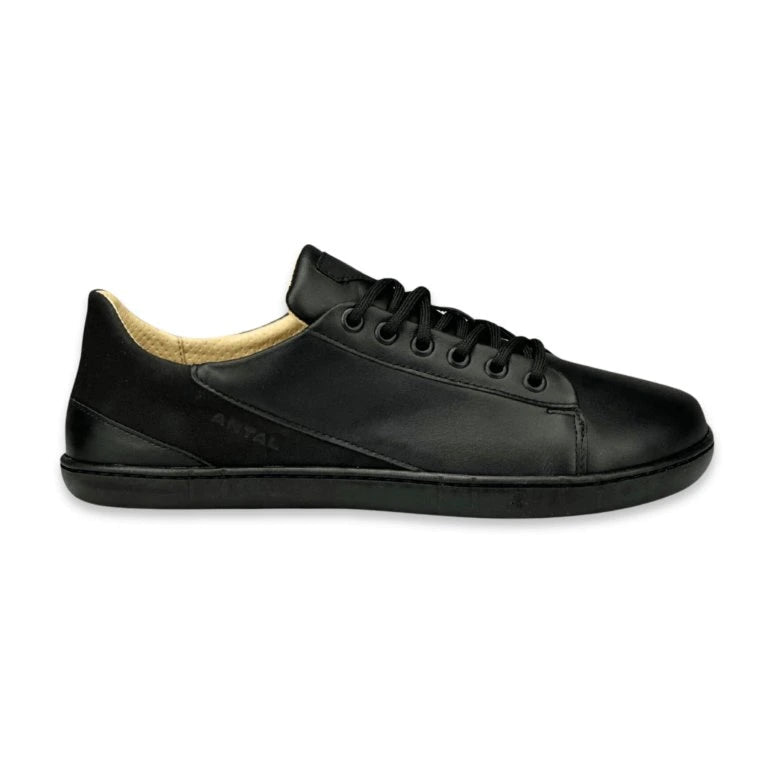 MAGNIFIQUE All Black barefoot trainers