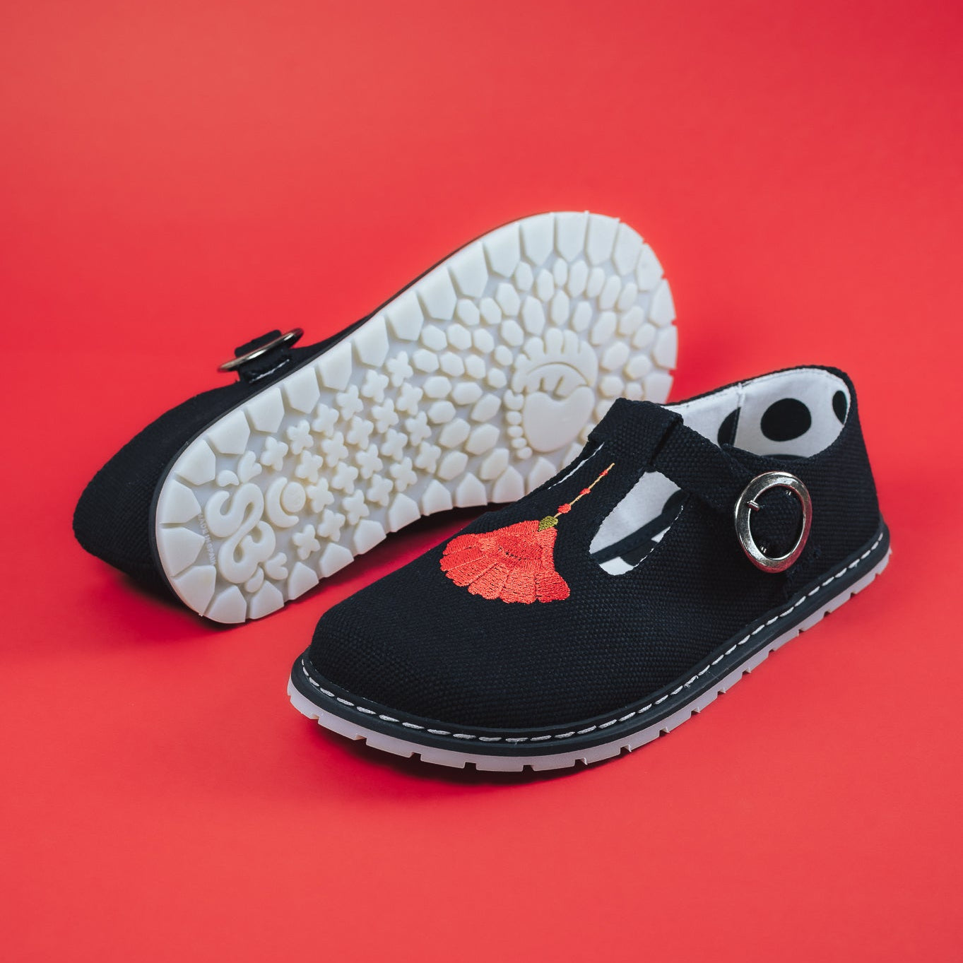 CLAVELES Barefoot Mary Jane shoes (Expected in August)