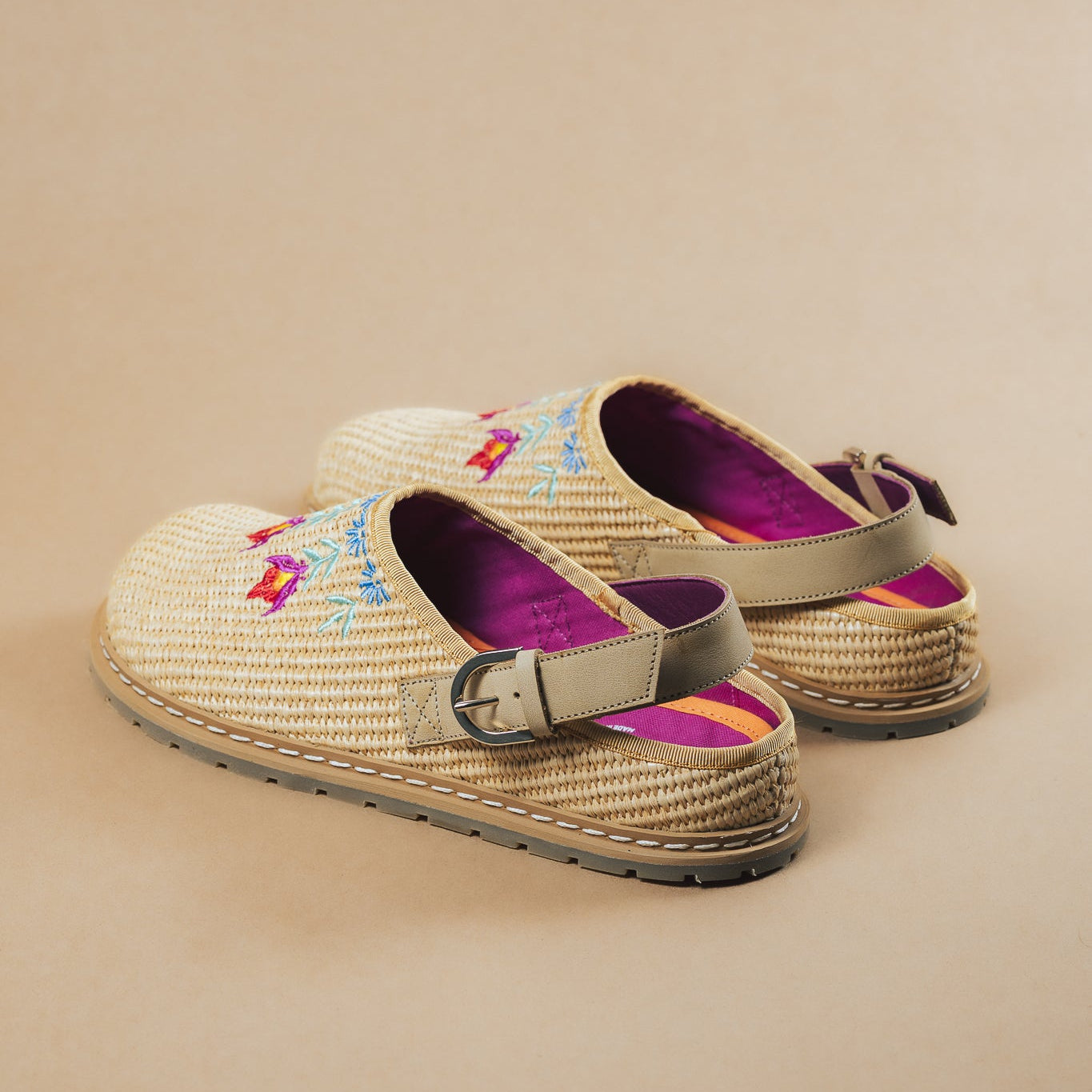 BLOOM Barefoot clogs (Expected in August)