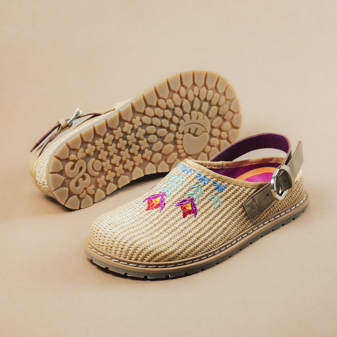 BLOOM Barefoot clogs (Expected in August)