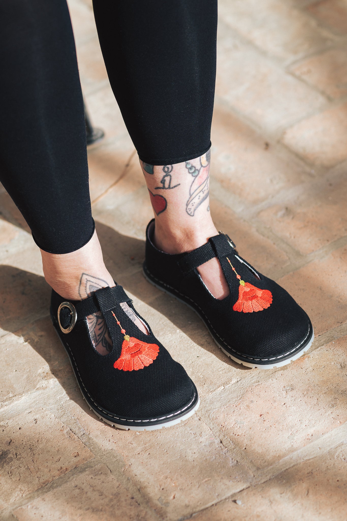 CLAVELES Barefoot Mary Jane shoes (Expected in August)