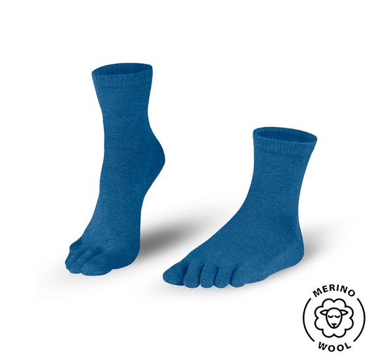 WARM QUARTER Blue toe socks