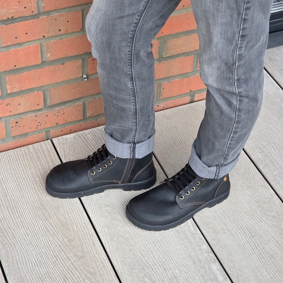 NOMADA N5264 Black barefoot lace-up boots