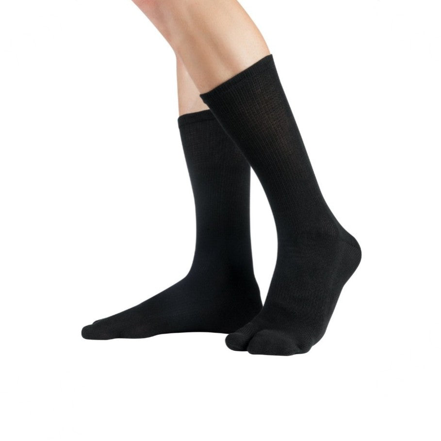 TABI MID-CALF Black split big toe socks
