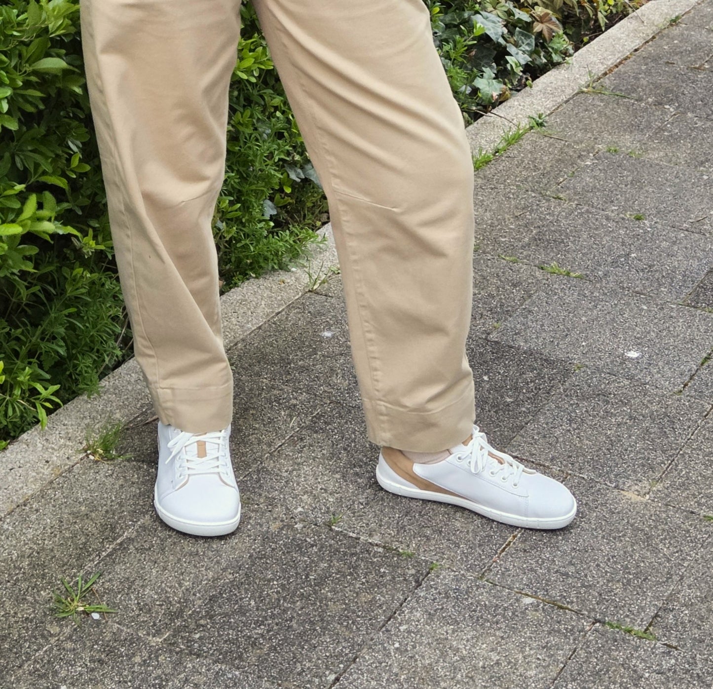 MAGNIFIQUE Beige barefoot trainers