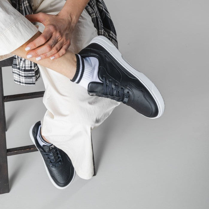 ZING Black-White Barefoot Trainers