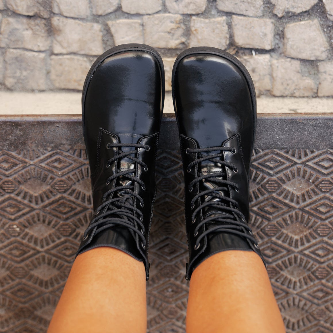 MAVERICK Glossy Black