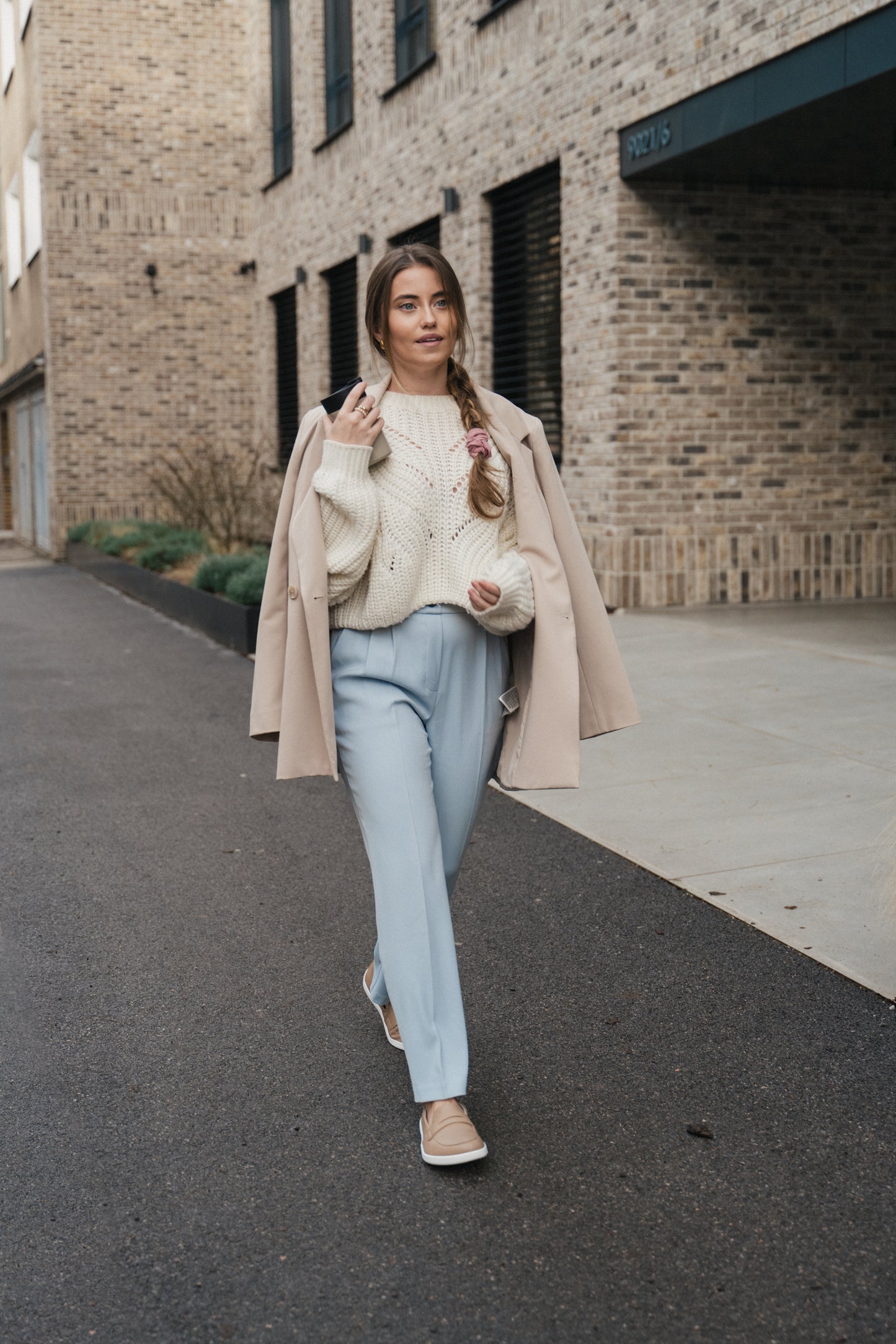 BUEN Latte Brown Barefoot Moccasins