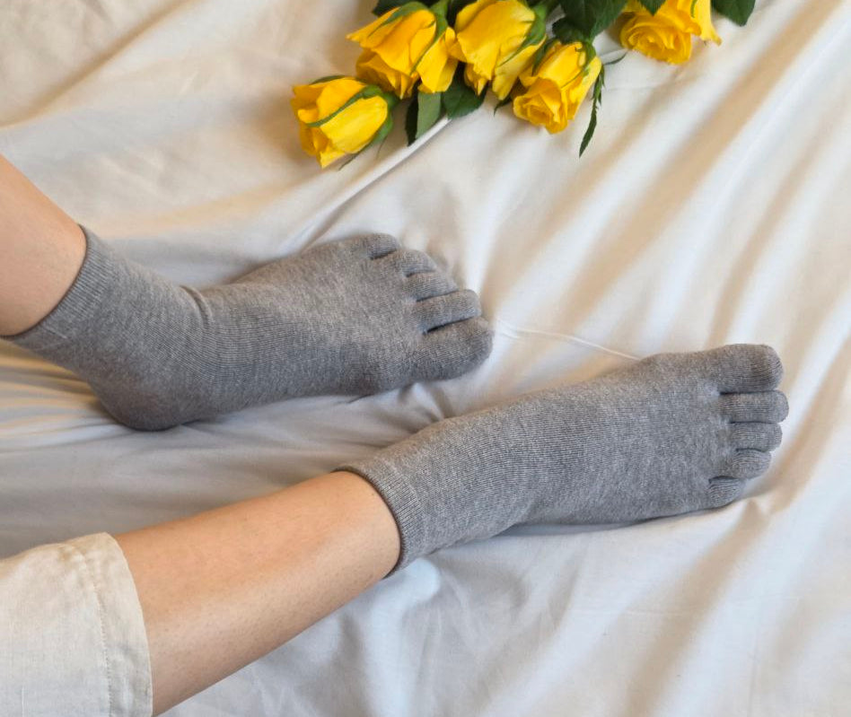 ESSENTIALS MIDI Grey Toe Socks